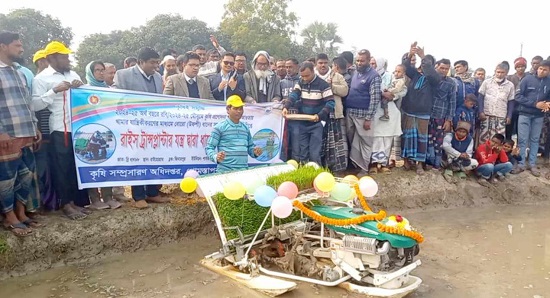 গোমস্তাপুরে সমলয় পদ্ধতিতে ধান চাষের উদ্বোধন