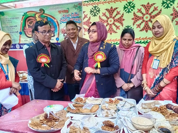 রহনপুর জ্ঞানচক্র একাডেমির আয়োজনে পিঠাউৎসব অনুষ্ঠিত